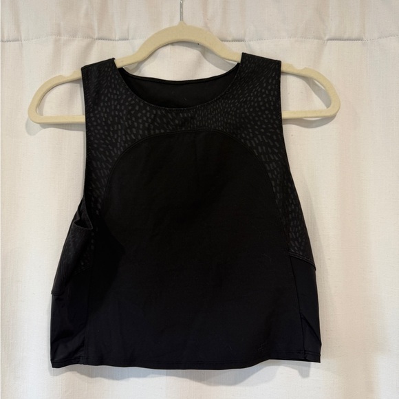 lululemon athletica Tops - Lululemon size 10 Crop Top